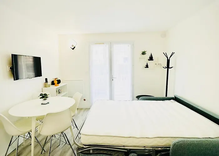 Apartament T2 4 Personnes Rdc 50m Et Corniche *